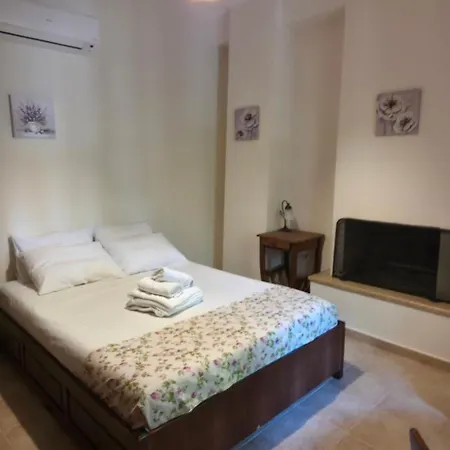Triantafillies Traditional 3* Portariá