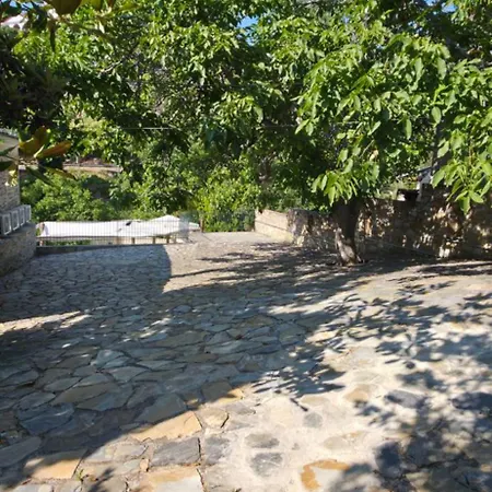 Triantafillies Traditional Hotel