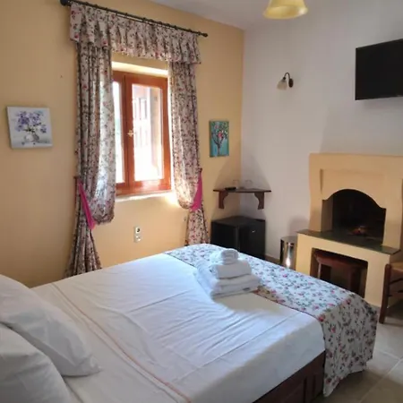 Triantafillies Traditional Hotel