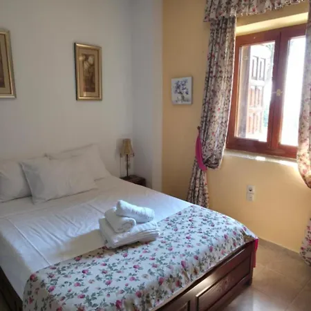 Triantafillies Traditional Hotel 3*